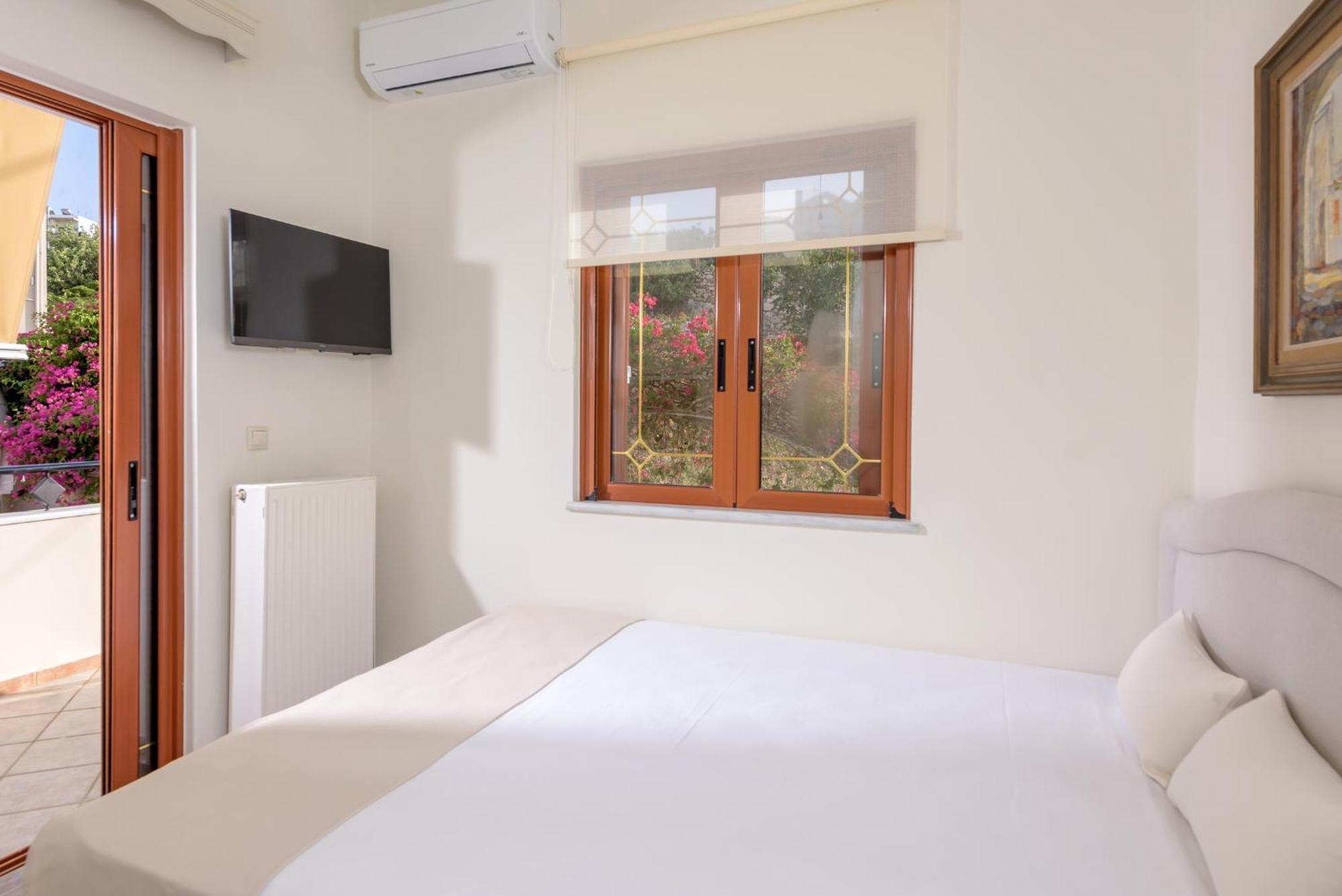 Villa Araucaria - Private Pool, Jacuzzi, Sea View Rethymno  Exterior photo